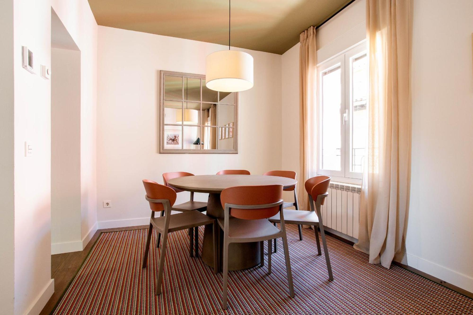 Apartmán Nomad Latina En Madrid Exteriér fotografie